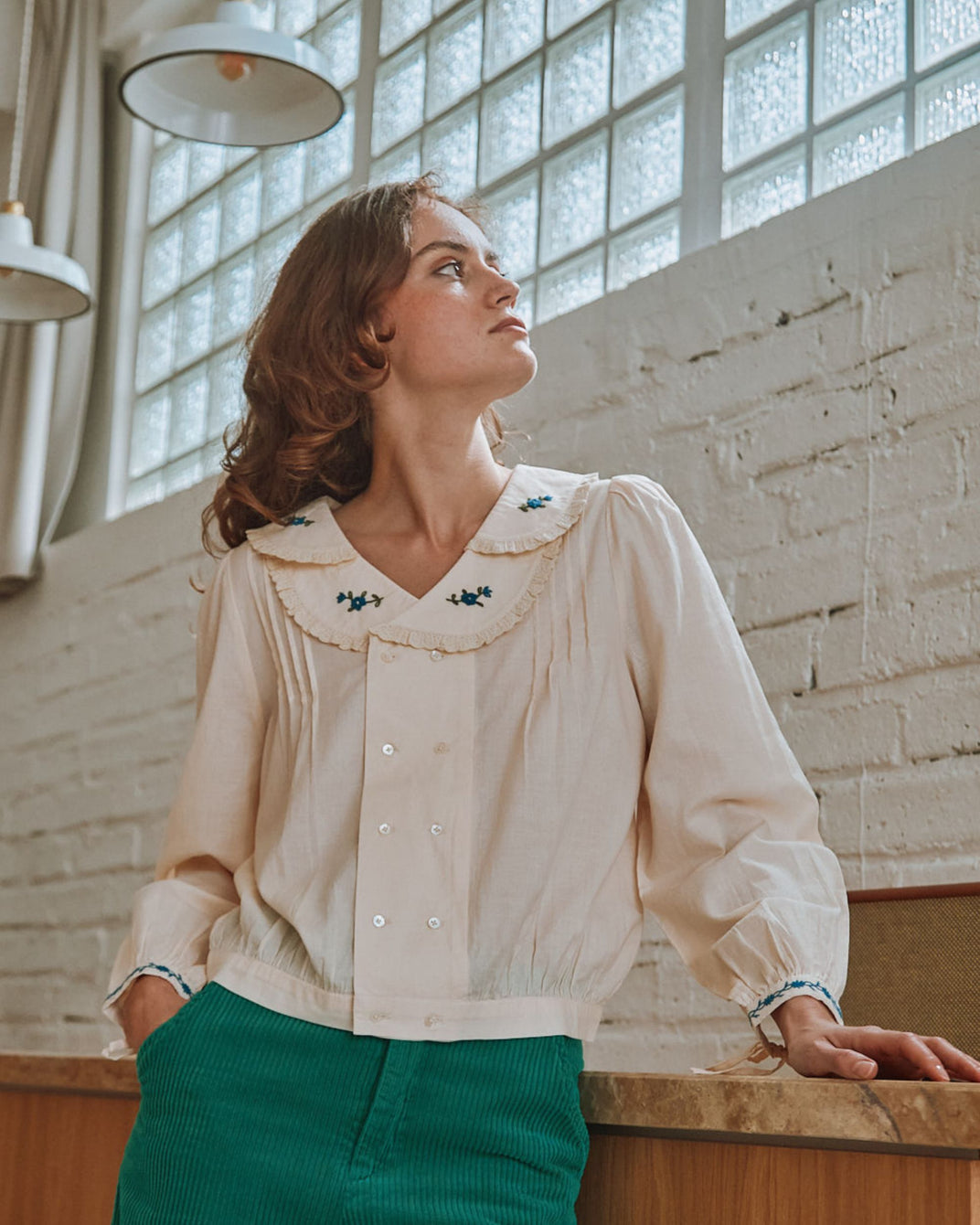 Blouse vintage col à fleurs écru