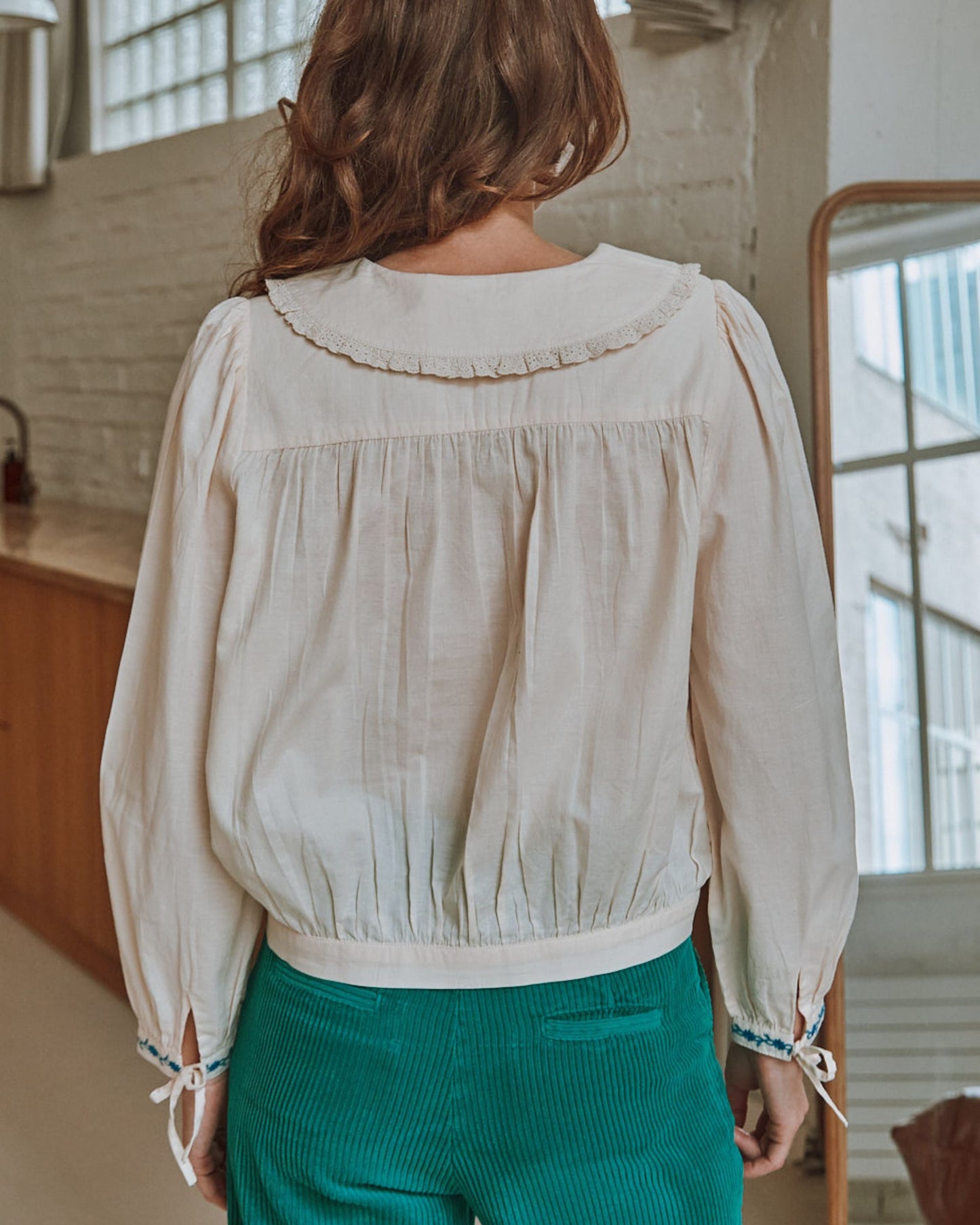 Blouse vintage col à fleurs écru