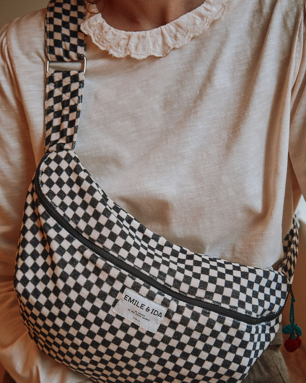 Banane velours damier noir et blanc