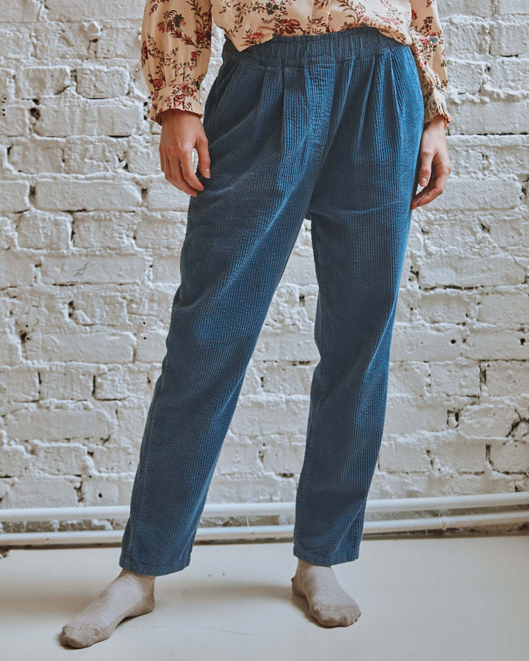 Pantalon carotte velours bleu