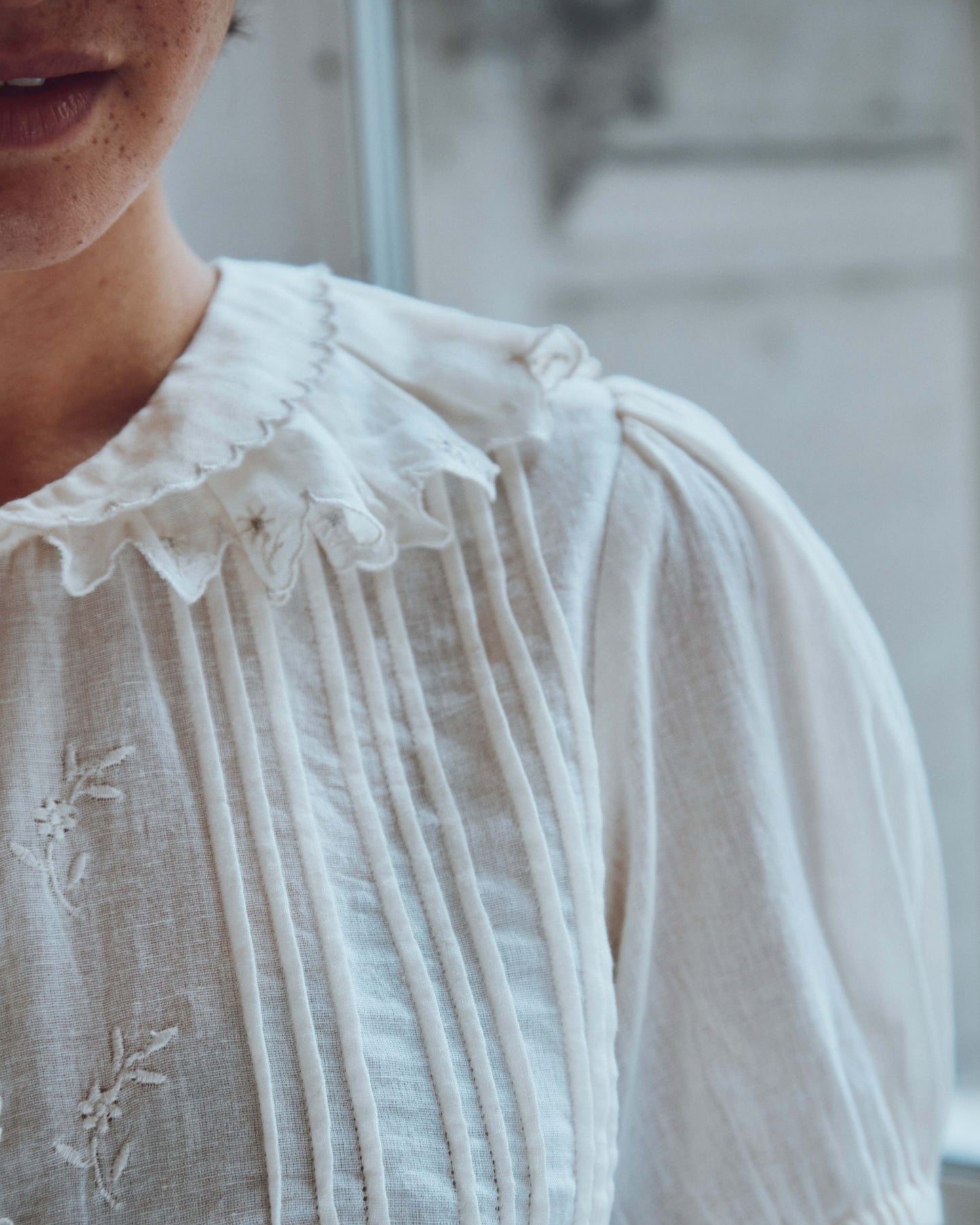 Blouse vintage brodée écru