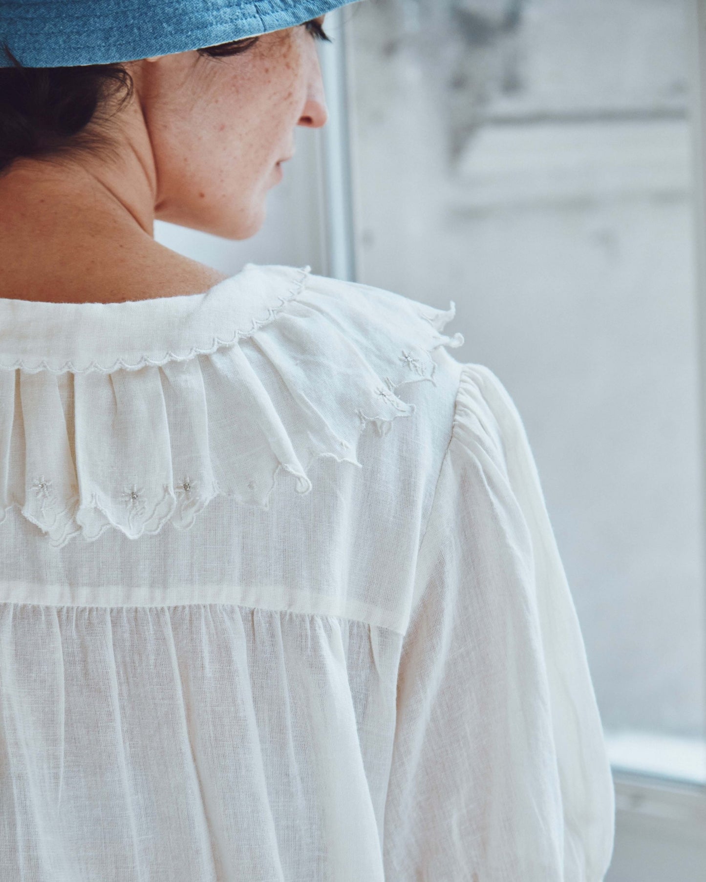 Blouse vintage brodée écru