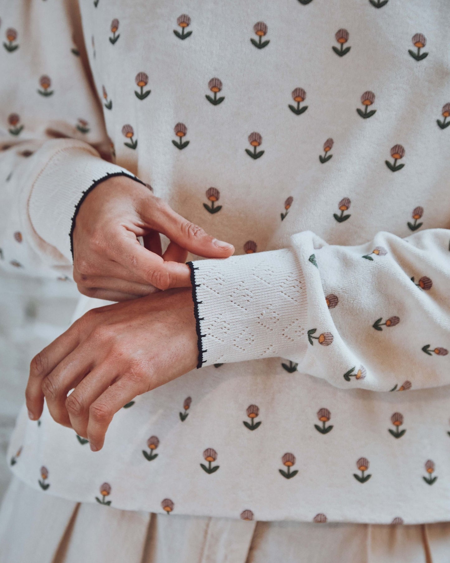 Sweat femme éponge fleurs douces écru