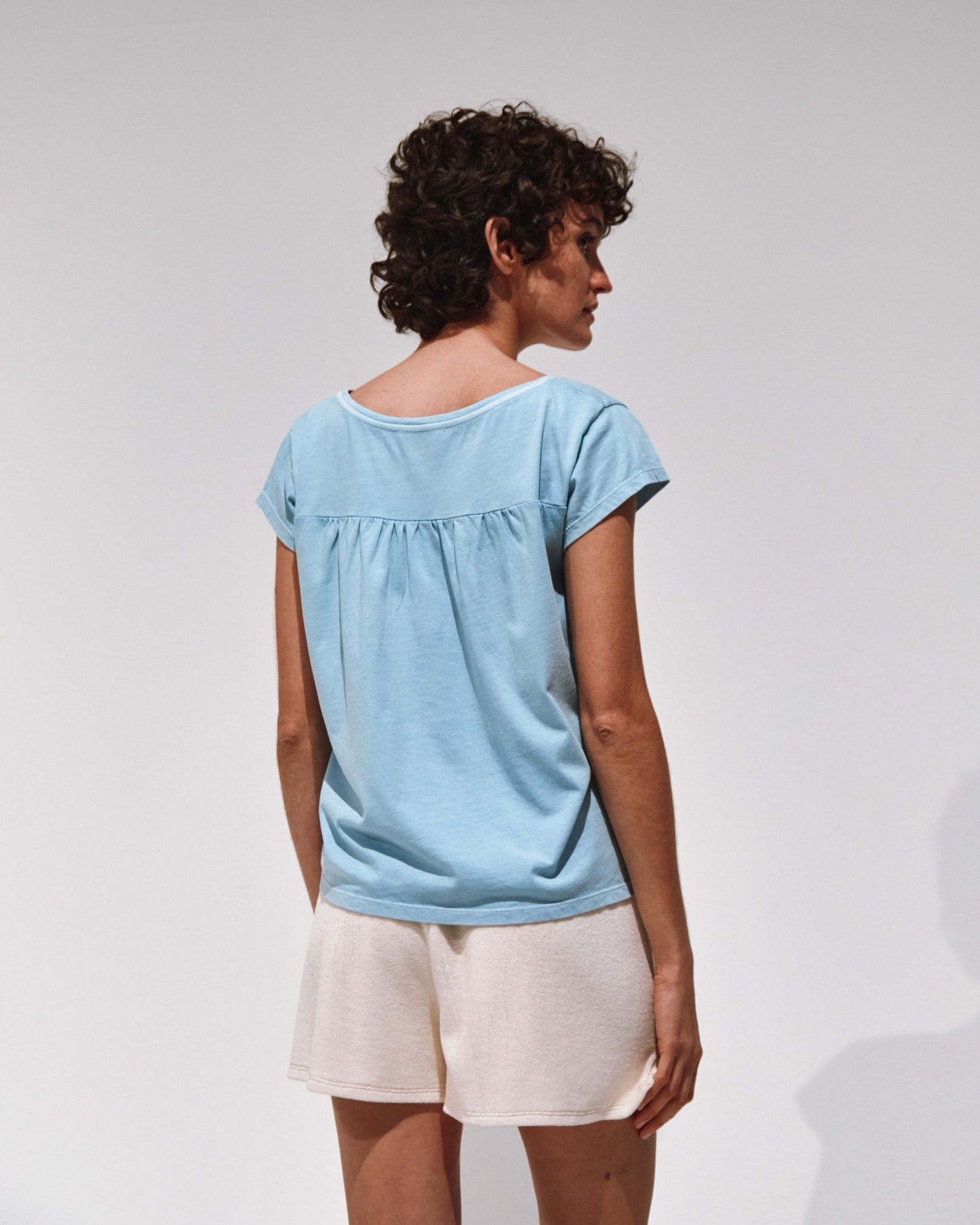 T-shirt coton et teinture bio bleu glacier