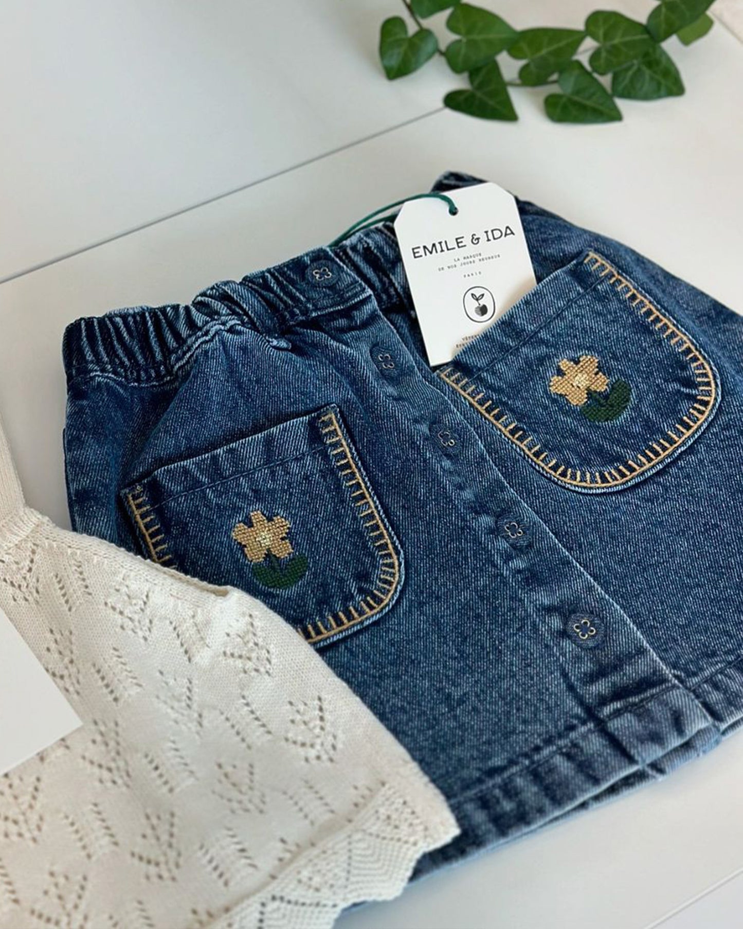 Jupe brodée denim