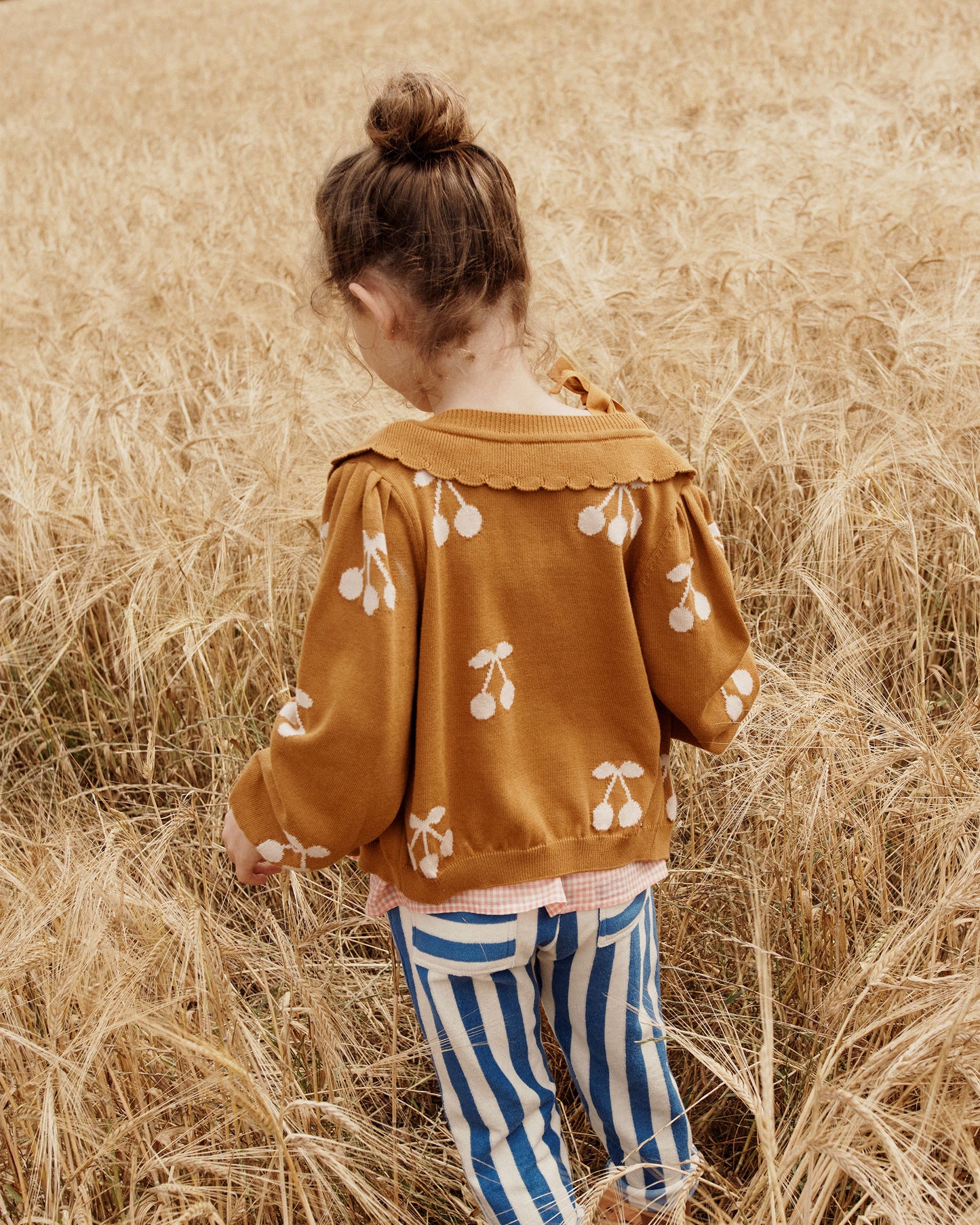 Cardigan cerise fille coton bio caramel et écru